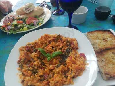 Muzzy’s Turquoise Cafe