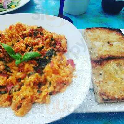 Muzzy’s Turquoise Cafe