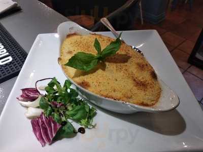 Islands Greek Restaurant