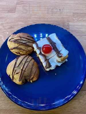 Beth @ Cafe Atlantis