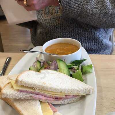 Dobbies Garden Centre Pennine - Photo 7