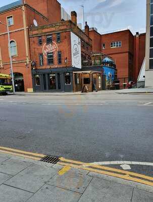 Six Barrels Drafthouse