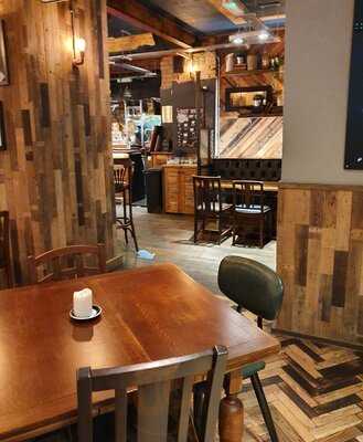 Six Barrels Drafthouse