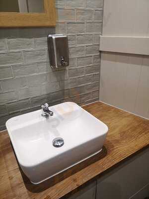 Golden Fleece Hereford