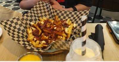 Cappuvino Bar And Restaurant