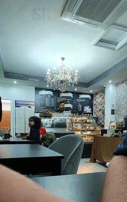 Sprinklez Barista Bar & Dessert Lounge