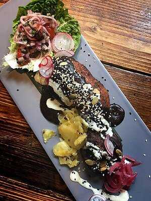 Nomad Bar & Restaurant