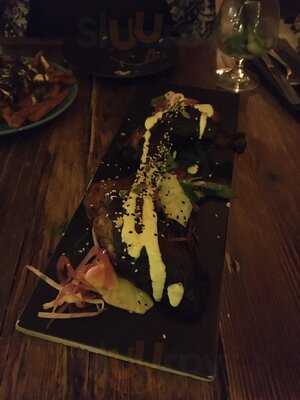 Nomad Bar & Restaurant