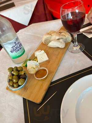 Tinel Seafood & Grill Restaurant