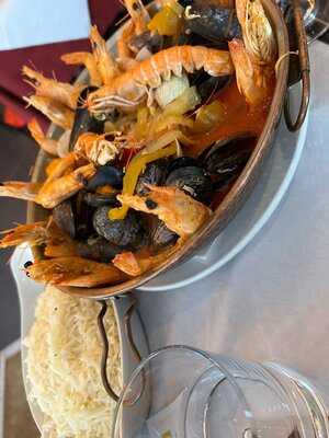 Tinel Seafood & Grill Restaurant