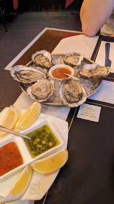 Tinel Seafood & Grill Restaurant