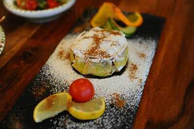 Momo's Arabic Restaurant