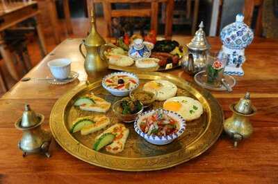 Momo's Arabic Restaurant