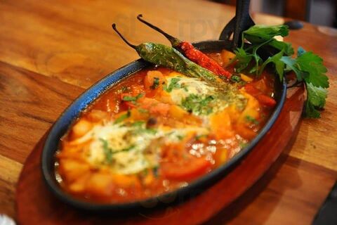 Momo's Arabic Restaurant