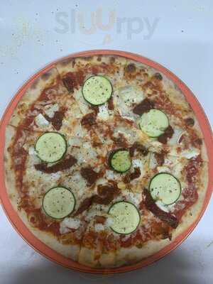 Piccolo At 42 North Hill