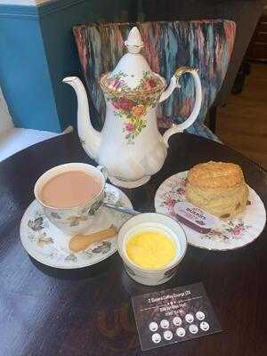 2 Sisters Coffee Lounge