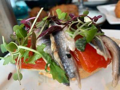 El Futuro Wine & Tapas Bar