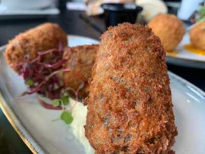 El Futuro Wine & Tapas Bar