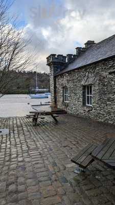 The Boathouse Cafe