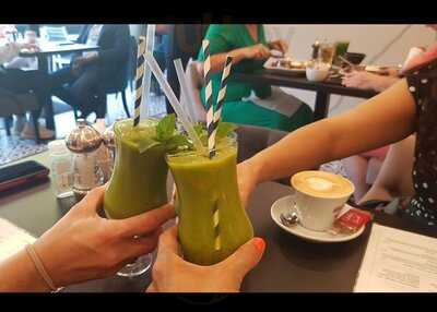 Marlo's Kitchen & Lounge