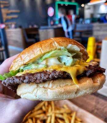 Urban Fresh Burgers & Fries - Herten Triangle