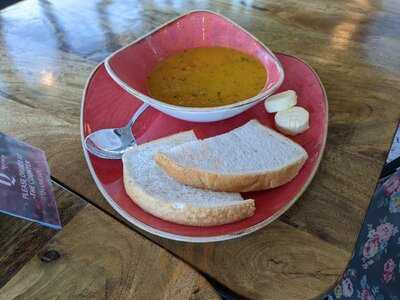 Dq Terrace Bar & Cafe