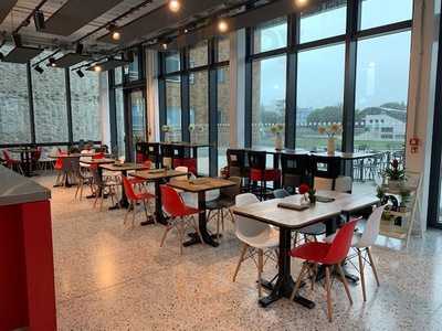 Dq Terrace Bar & Cafe