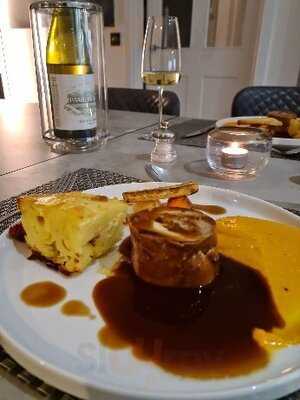 Restaurant At Strathaven Hotel