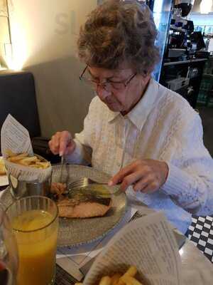 Restaurant At Strathaven Hotel