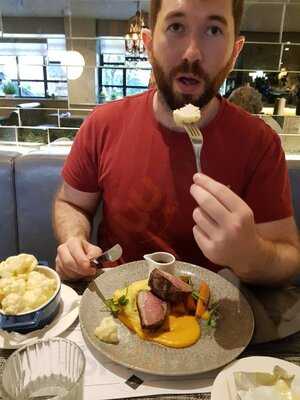 Restaurant At Strathaven Hotel