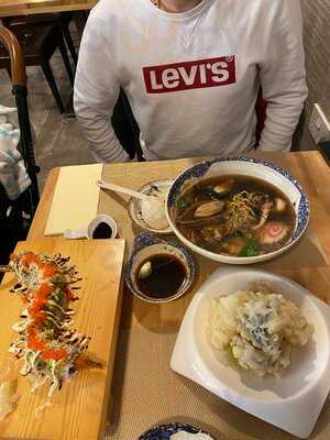 Takumi Sushi & Noodle Bar