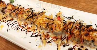 Takumi Sushi & Noodle Bar