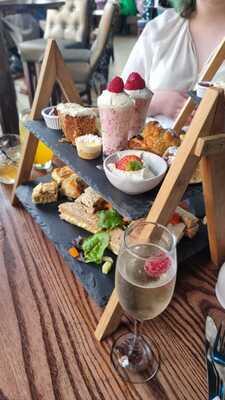 Tailors Bar And Lounge