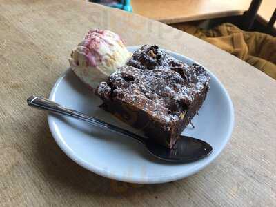 Treehouse Restaurant & Bar