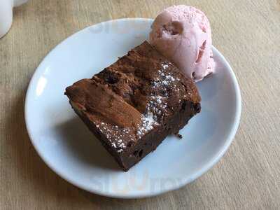 Treehouse Restaurant & Bar