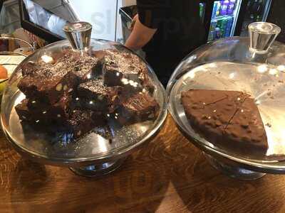 Treehouse Restaurant & Bar