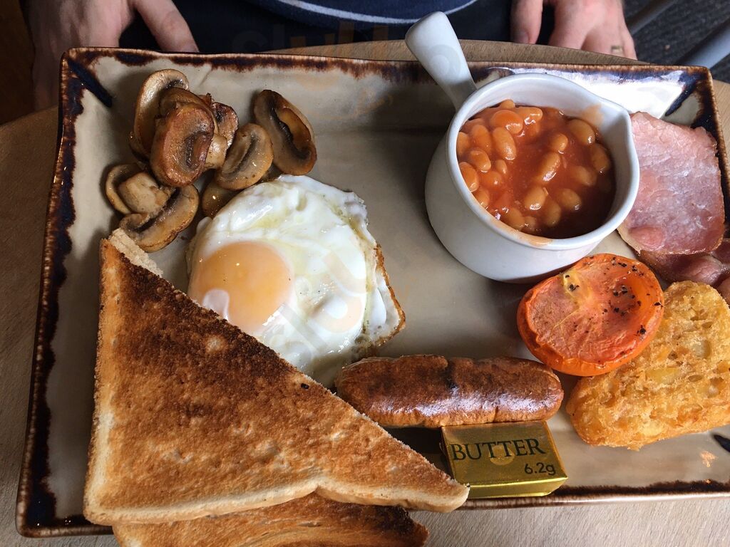 Treehouse Restaurant & Bar