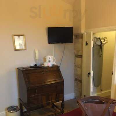 Corinium Hotel & Restaurant