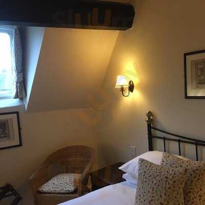 Corinium Hotel & Restaurant