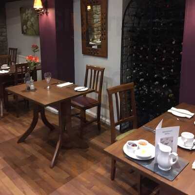 Corinium Hotel & Restaurant