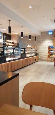 Birds Bakery Intu