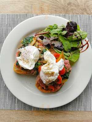 The 19th Hole Restaurant And Bar At Willingdon Golf Club