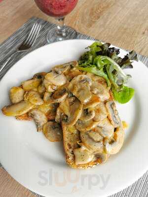 The 19th Hole Restaurant And Bar At Willingdon Golf Club