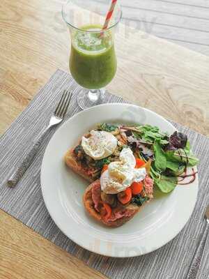 The 19th Hole Restaurant And Bar At Willingdon Golf Club