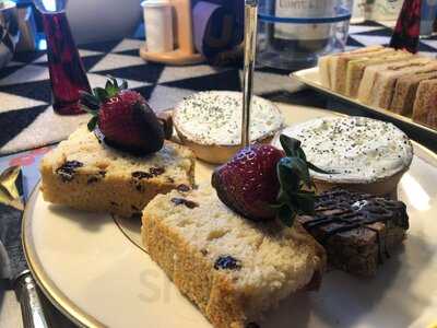 Alexander's Deli & Catering