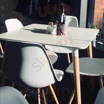 Alexander's Deli & Catering