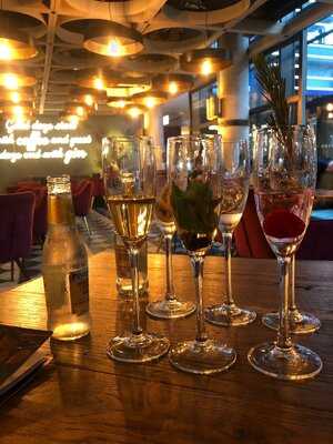 1751 Distillery Bar & Kitchen