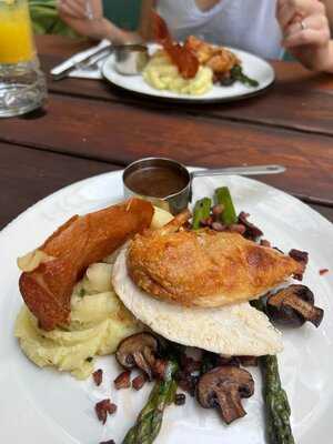 1751 Distillery Bar & Kitchen