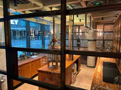 1751 Distillery Bar & Kitchen