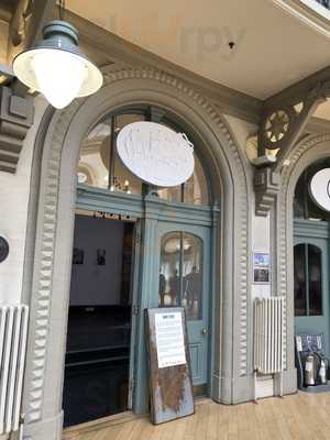 Humpit The Hummus & Pita Bar